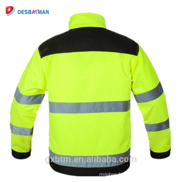 Vestes de sécurité réfléchissantes fluorescentes de haute visibilité d&#39;hiver de tissu de Polycoton de vente chaude avec la poche d&#39;outil